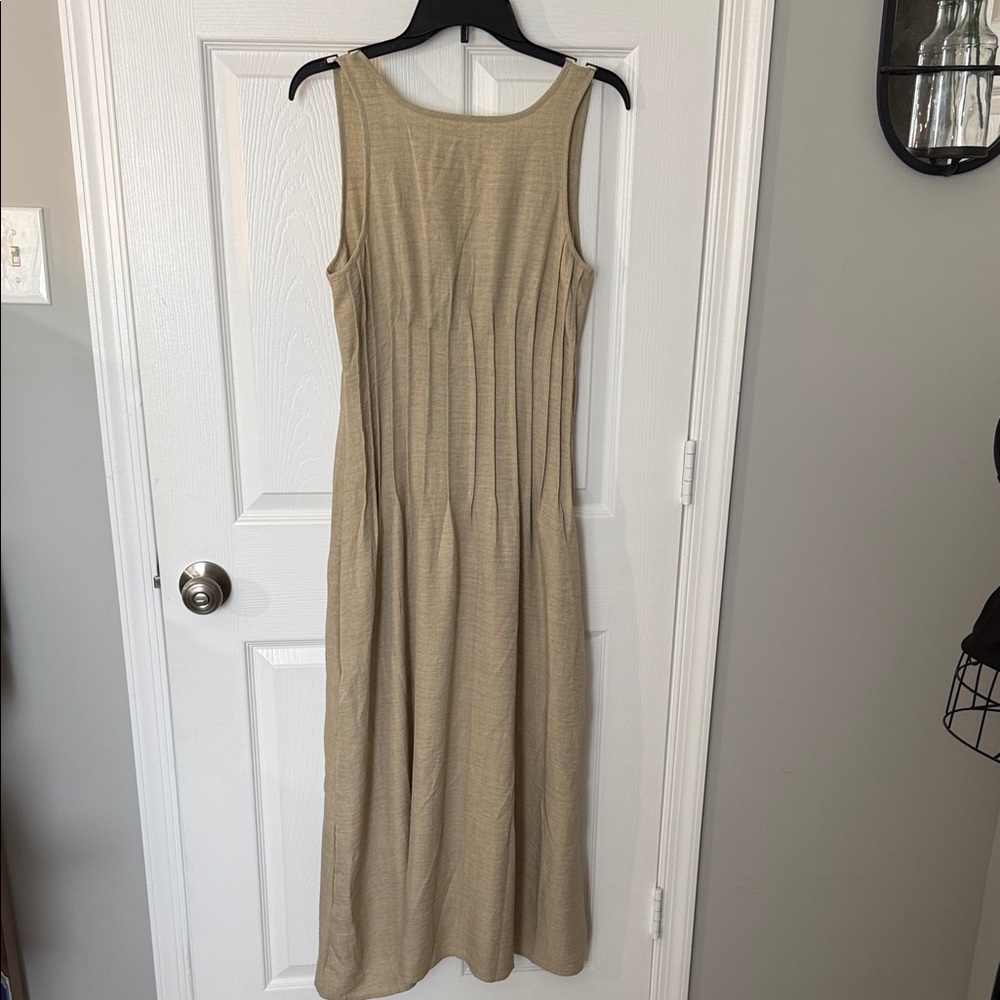 Elegant Light Beige Sleeveless Dress, M